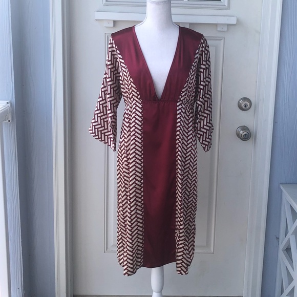 🤩Deep V Satin Dress - Picture 2 of 6